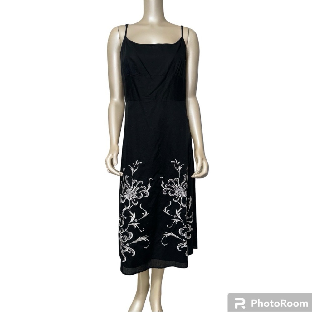 ✨NWT✨ ANN TAYLOR LOFT Floral Embroidered Dress.